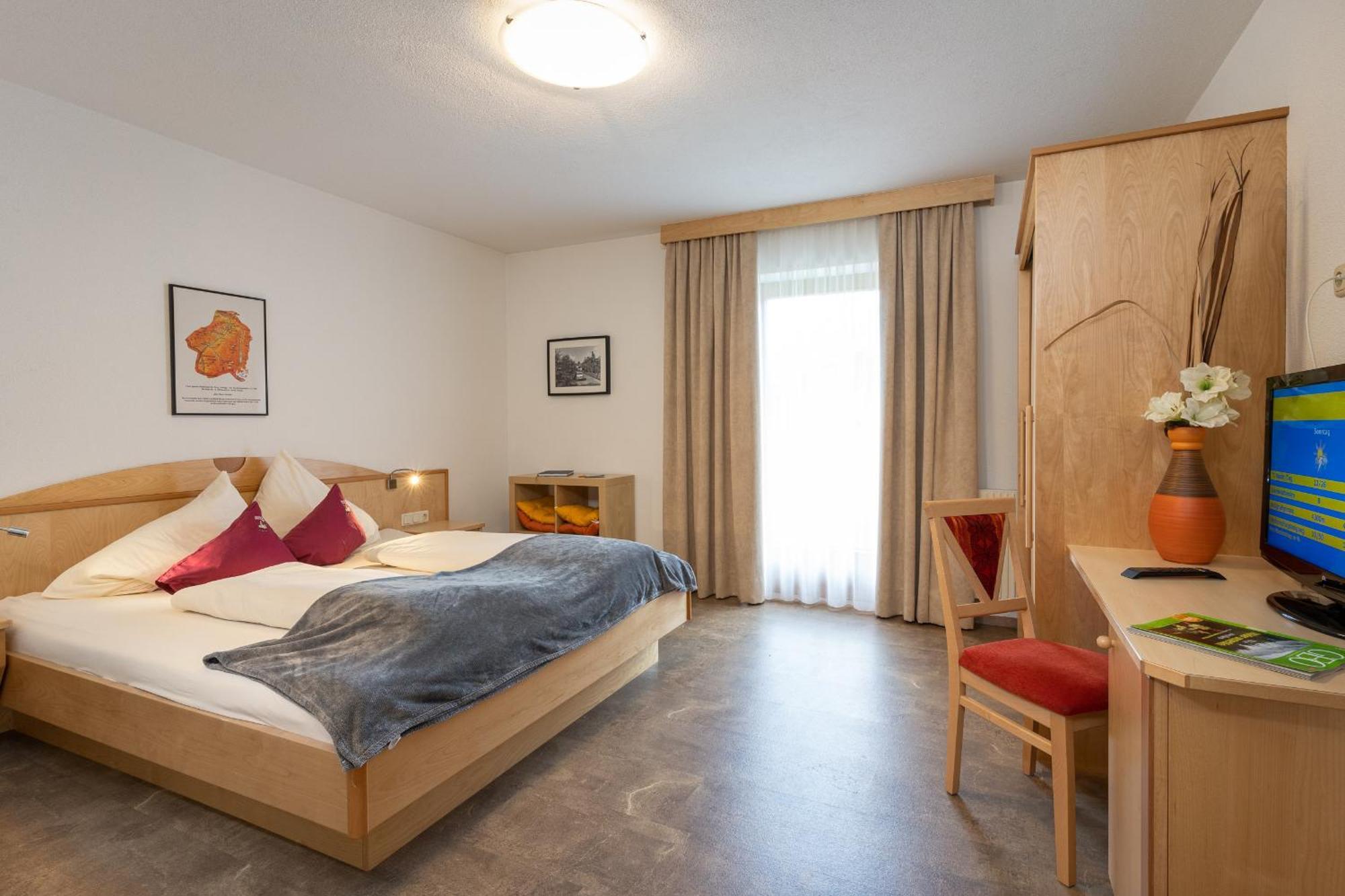 Appartements Am Burgsee Ладис Екстериор снимка