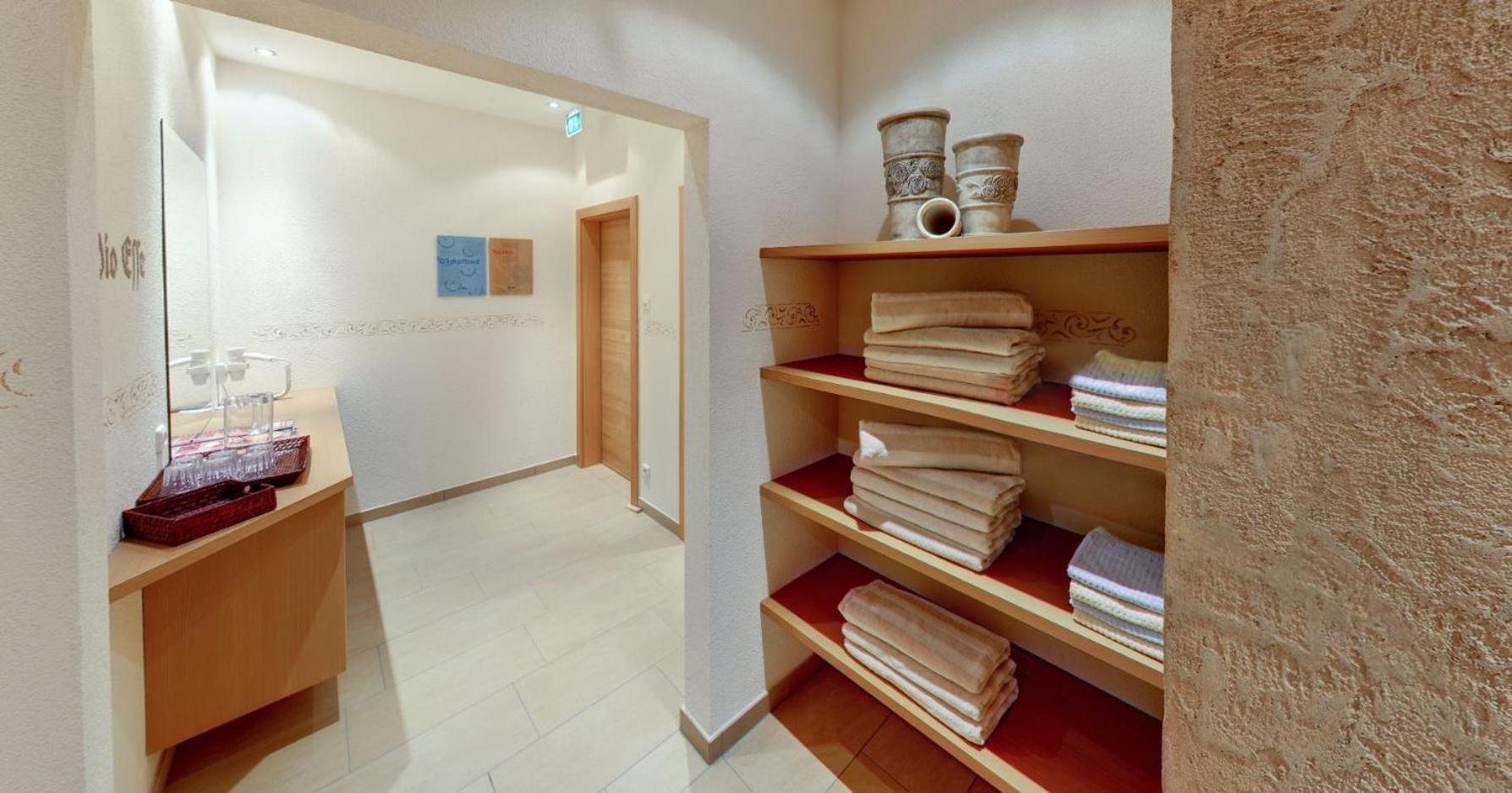 Appartements Am Burgsee Ладис Екстериор снимка